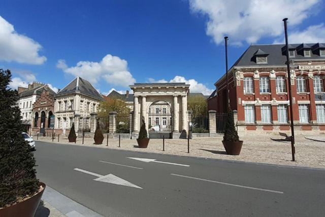 Les Appartements Fenelon Le Cateau-Cambresis ภายนอก รูปภาพ