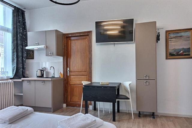 Les Appartements Fenelon Le Cateau-Cambresis ภายนอก รูปภาพ