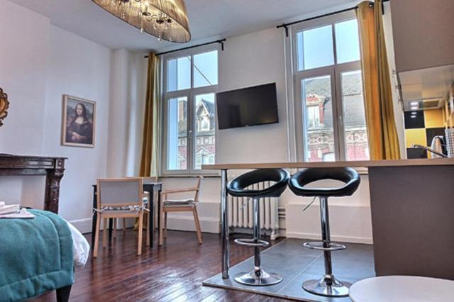 Les Appartements Fenelon Le Cateau-Cambresis ภายนอก รูปภาพ